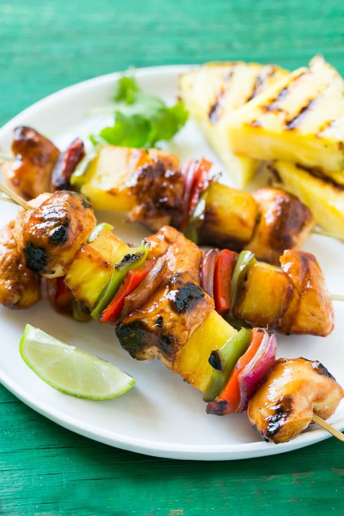 Hawaiian Chicken Kabobs Recipe | Hawaiian Chicken Kabobs | Chicken Pineapple Kabobs #pineapple #chicken #grilling #dinner #edsug Sweet and savory chicken skewers with pineapple and vegetables.
