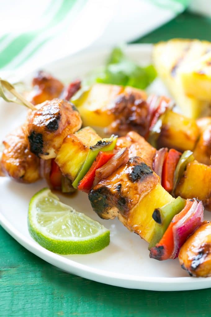 Hawaiian Chicken Kabobs Recipe | Hawaiian Chicken Kabobs | Chicken Pineapple Kabobs #pineapple #chicken #grilling #dinner #edsug Hawaiian chicken kabobs with pineapple, peppers and onions.
