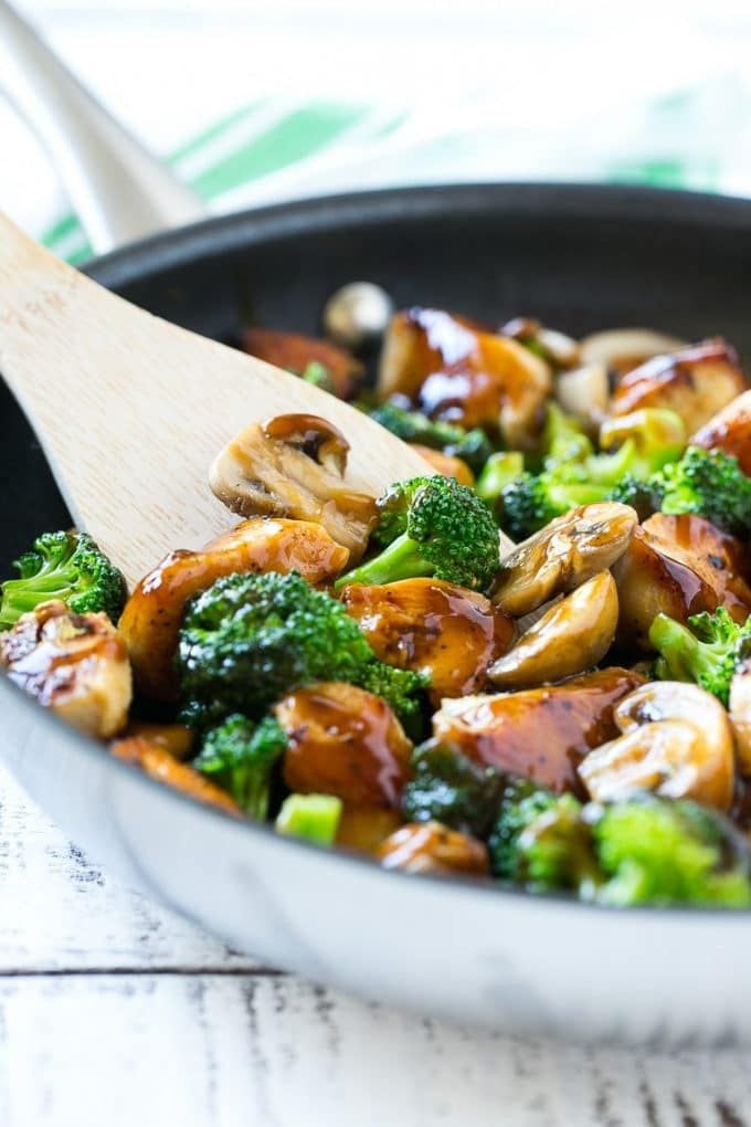 Chicken and Broccoli Stir Fry Recipe | Chicken Stir Fry | Healthy Chicken Recipe | Chicken and Broccoli | Chinese Food #chicken #broccoli #stirfry #healthy #cleaneating #dinner #edsug A pan of chicken and broccoli stir fry with a spatula in it.
