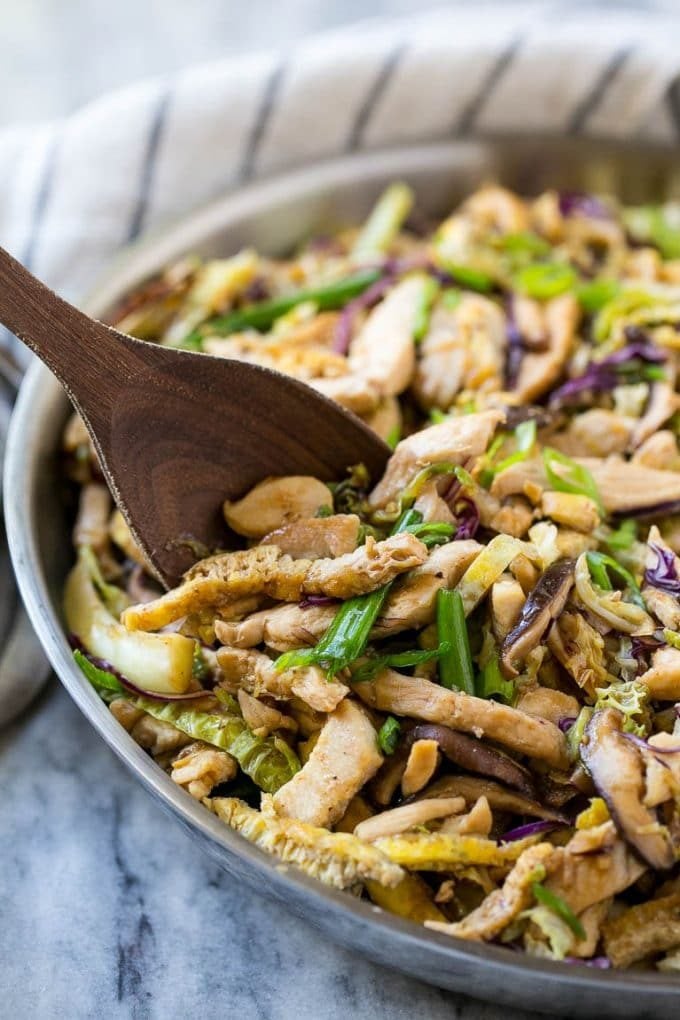 Moo Shu Chicken Recipe | Easy Chicken Recipe | Asian Chicken Recipe | Take Out Recipe | Easy Dinner Recipe #chicken #stirfry #mooshu #dinner #edsug Moo shu chicken in a skillet with vegetables.