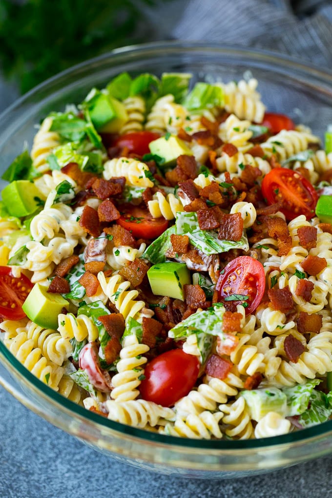 BLT Pasta Salad Recipe | Easy Pasta Salad | Bacon Pasta Salad #salad #pasta #blt #bacon #avocado #dinner #edsug BLT pasta salad in a creamy ranch dressing.