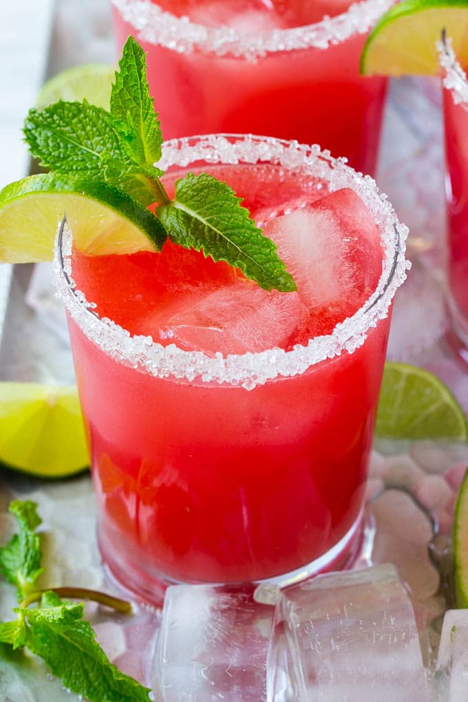Watermelon Agua Fresca | Watermelon Drink | Agua Fresca Recipe #watermelon #aguafresca #watermelondrink #drink #edsug #summer A glass of agua fresca made with fresh watermelon.