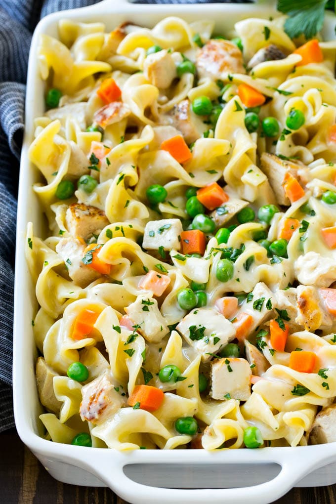 Chicken Noodle Casserole Recipe | Creamy Chicken Casserole | Cream of Chicken Soup Casserole | Noodle Casserole #casserole #chicken #noodles #dinner #pasta #edsug This easy and comforting chicken noodle casserole is ready in less than an hour.