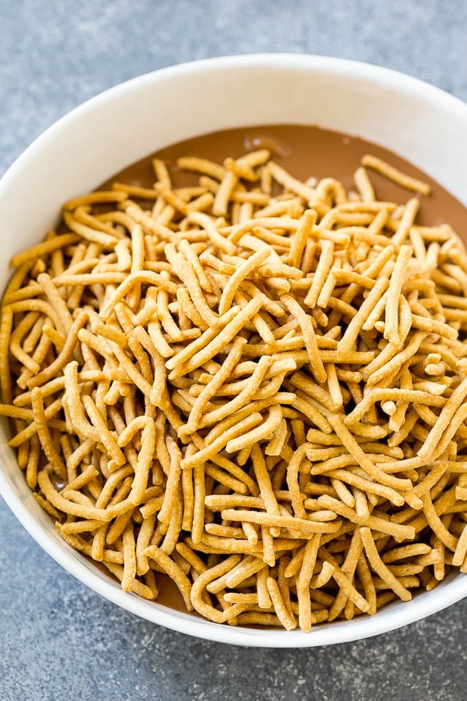 Haystack Cookies Recipe | No Bake Cookies | Chow Mein Noodle Cookies #nobakecookies #cookies #recipe #chocolate #edsug A bowl of melted chocolate and chow mein noodles.