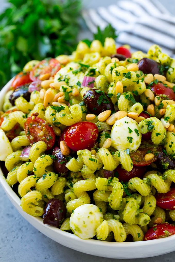 Pesto Pasta Salad | Italian Pasta Salad | Easy Pasta Salad #pasta #salad #pesto #olives #tomatoes #edsug Pesto pasta salad with tomatoes, olive and fresh mozzarella.