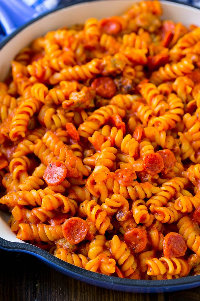 Pizza Pasta Recipe | Pepperoni Pasta | Sausage Pasta #italian #pepperoni #sausage #pizza #pasta #dinner #edsug #onepot Rotini pasta cooked with pepperoni and tomato sauce.