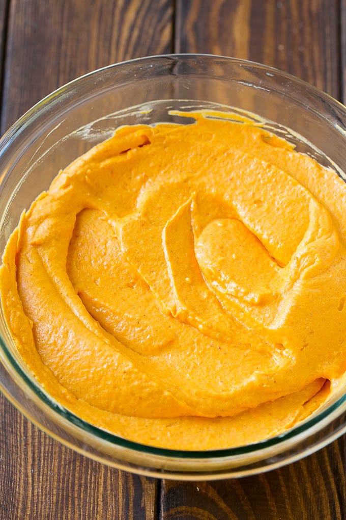 Pumpkin Dip Recipe | Dessert Dip | Pumpkin Pie Dip #pumpkin #dessert #dip #fall #thanksgiving #edsug A bowl of fluffy pumpkin dip.