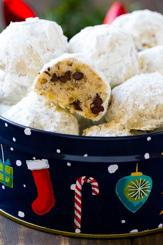 Snowball Cookies Recipe | Mexican Wedding Cookies | Russian Tea Cakes #cookies #pecan #chocolate #baking #dessert #christmas #edsug The cross section of a pecan chocolate snowball cookie.