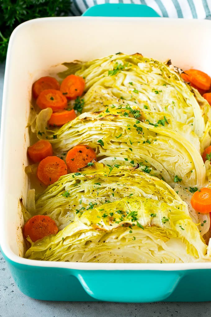 Braised Cabbage Recipe | Easy Cabbage Recipe #cabbage #lowcarb #keto #carrots #veggies #vegetarian #dinner #edsug Braised cabbage, carrots and onions, topped with parsley.
