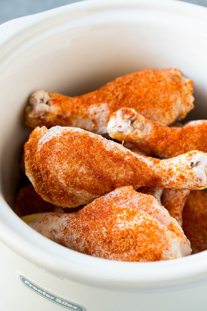 Slow Cooker Chicken Drumsticks Recipe | Crock Pot Chicken Drumsticks | BBQ Chicken Drumsticks #chicken #drumsticks #slowcooker #crockpot #bbq #dinner #edsug Chicken drumsticks in a slow cooker coated in BBQ spice rub.