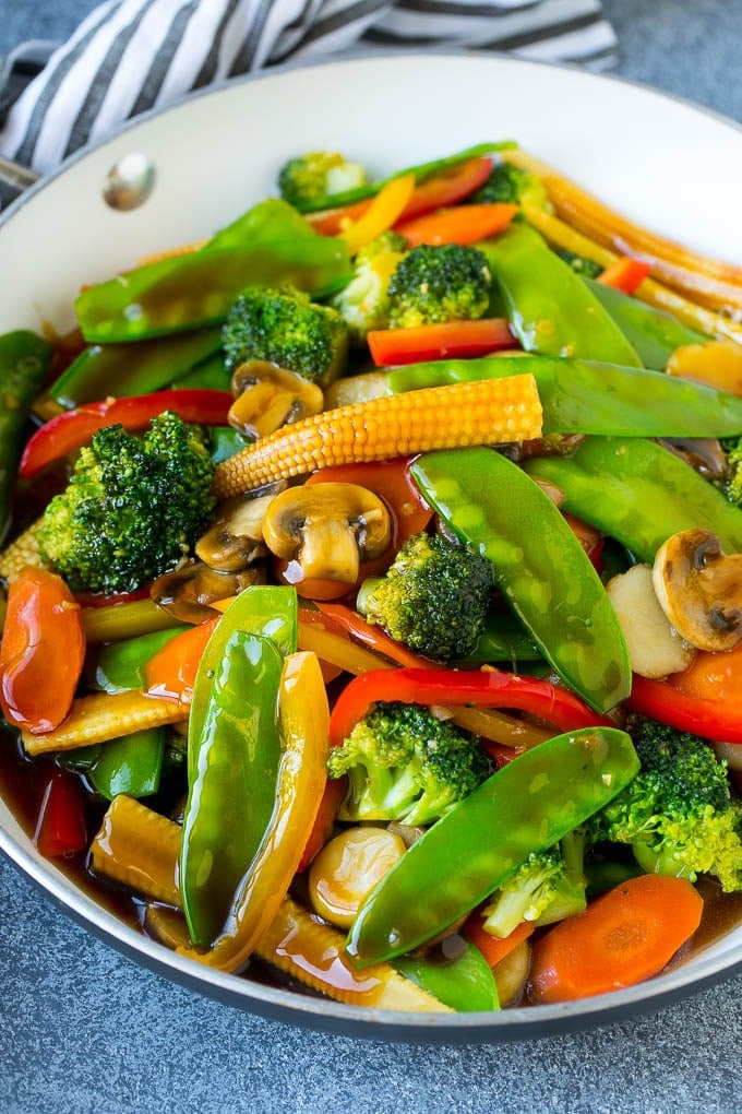 Vegetable Stir Fry Recipe | Veggie Stir Fry | Broccoli Stir Fry #vegetarian #vegetables #broccoli #dinner #edsug Vegetable stir fry with a variety of sauteed veggies in honey garlic sauce.