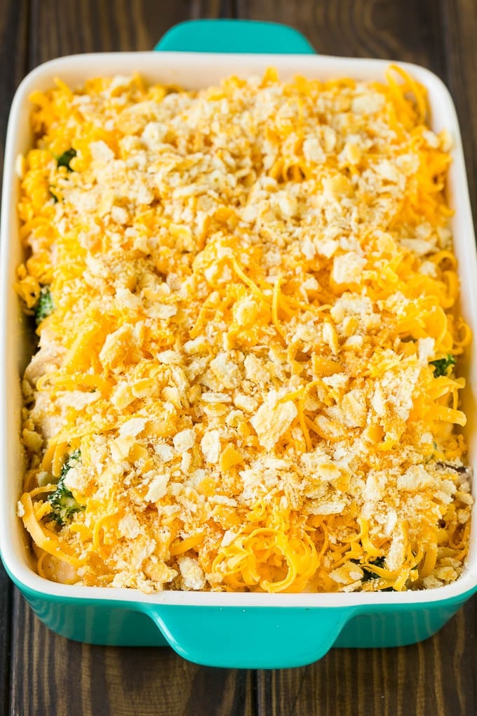 Chicken Casserole Recipe | Chicken and Rice Casserole | Chicken and Broccoli Casserole #casserole #chicken #rice #broccoli #cheese #dinner #edsug Chicken casserole topped with crushed crackers and cheddar cheese.