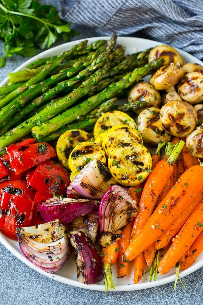 Grilled Vegetables Recipe | Marinated Vegetables | Grilled Veggies #vegetables #veggies #grilling #glutenfree #lowcarb #keto #dinner #edsug #cleaneating #healthy A colorful platter of grilled vegetables flavored with garlic and herbs.