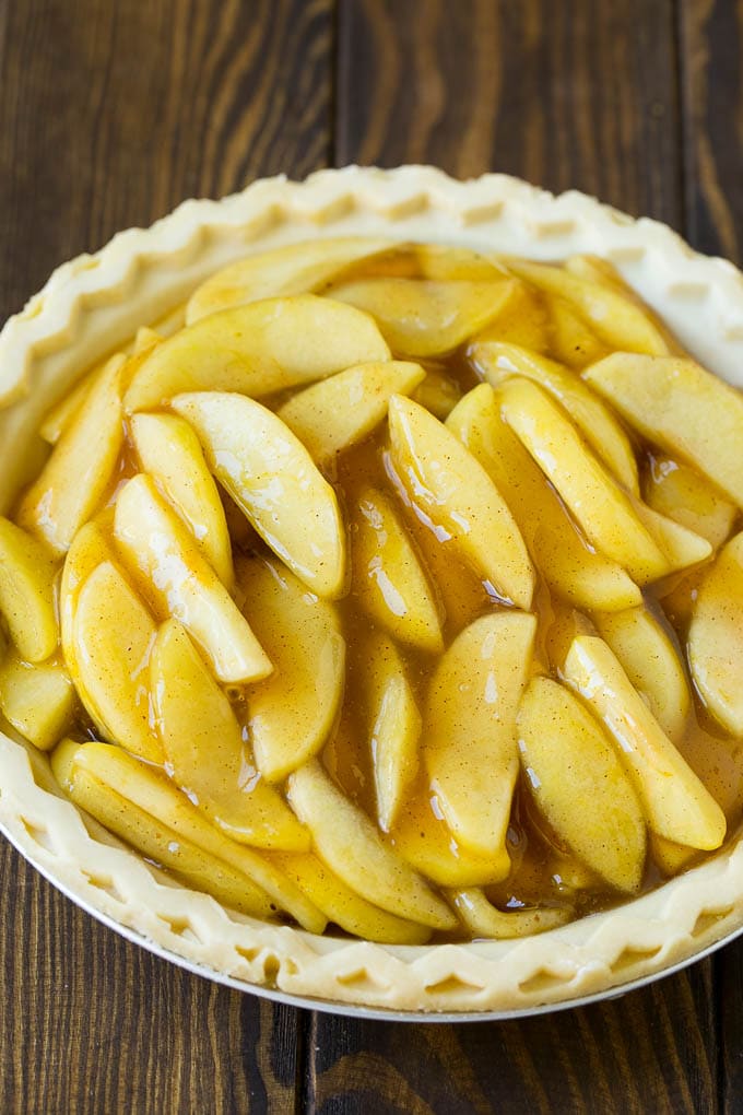 Dutch Apple Pie Recipe | Homemade Apple Pie #pie #apple #dessert #baking #fall #edsug Apple filling inside of a pie crust.