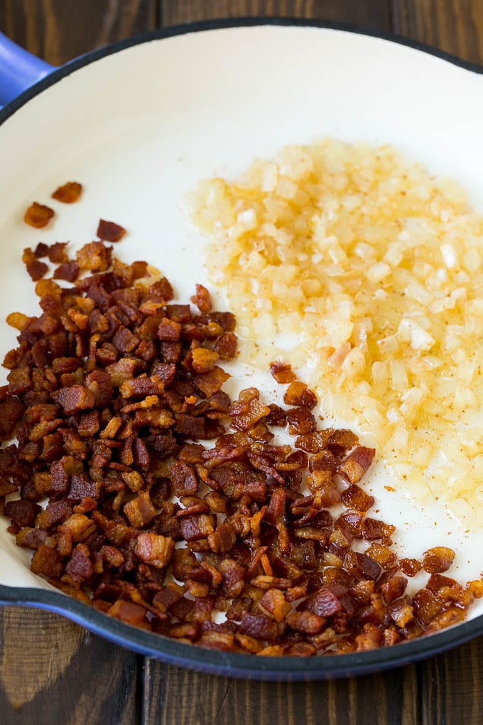 Green Beans with Bacon Recipe | Bacon Green Beans #bacon #greenbeans #sidedish #thanksgiving #veggies #dinner #edsug Cooked bacon and sauteed onions in a skillet.