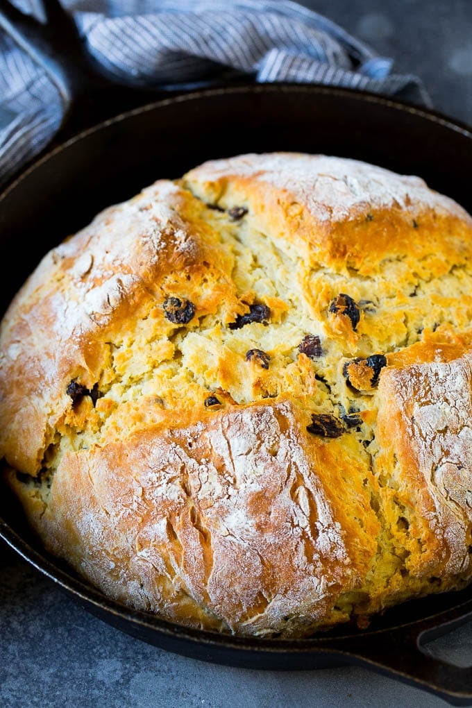 Irish Soda Bread Recipe #bread #baking #stpatricksday #sidedish #edsug Irish soda bread baked in a cast iron skillet.