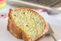 Classic Poppy Seed Cake