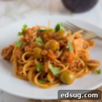 Spanish Spaghetti with Olives - a Spanish twist on your classic spaghetti with meat sauce! A quick and easy dinner the whole family will love!