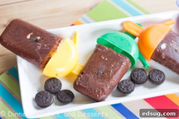 Delicious Homemade Cookies N' Cream Fudgsicles ready to eat
