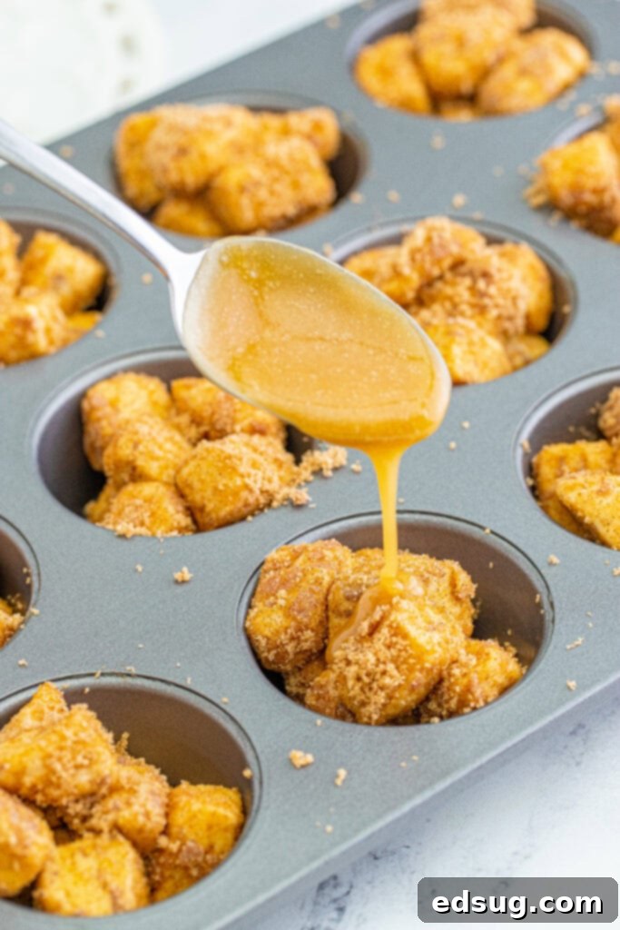 Pull-Apart Muffins 4 drizzling glaze on muffins