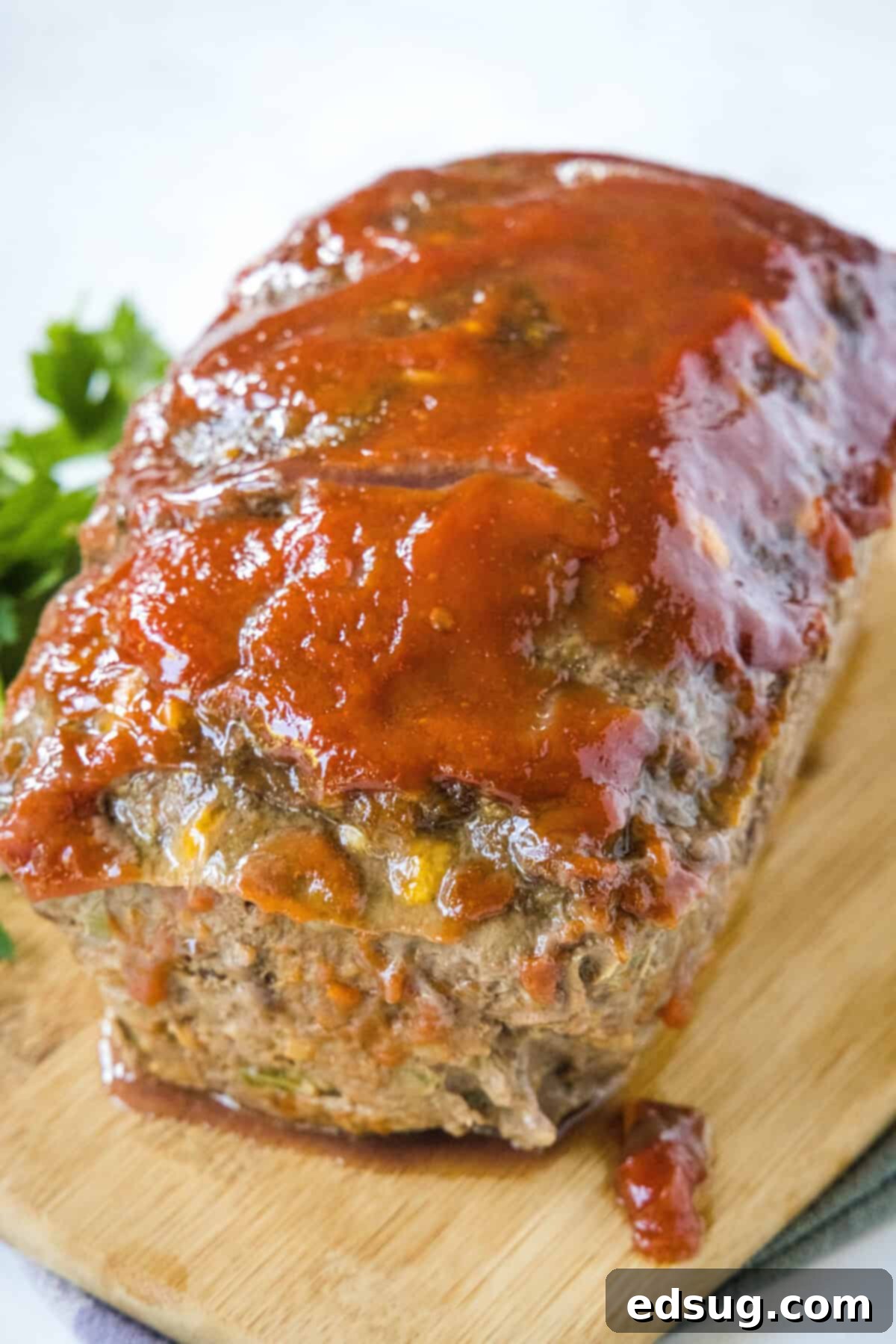 Cracker Barrel Homestyle Meatloaf 7 baked meatloaf on a cutting board