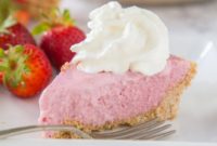 Dreamy Strawberry Milkshake Pie