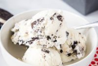 Classic Cookies and Cream Ice Cream
