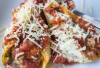 Creamy Spinach and Ricotta Stuffed Shells