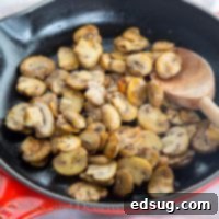 Easy Sauteed Mushrooms {Dinners, Dishes, and Desserts}