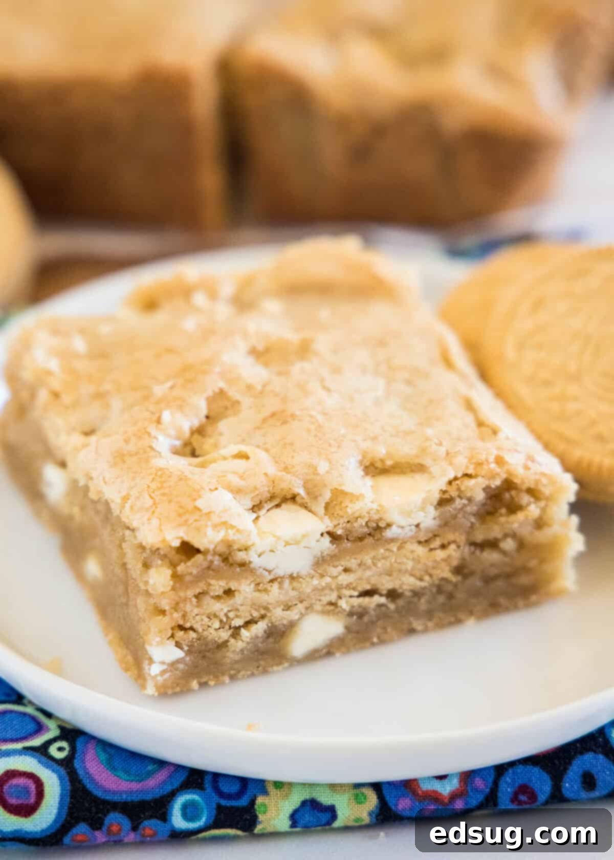 golden oreo bar on a white plate