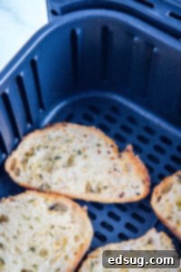 garlic bread cooked in air fryer