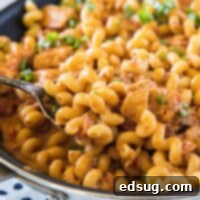 close up chicken and chorizo pasta