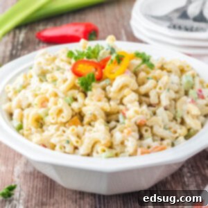close up easy macaroni salad