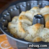 Savory Garlic Monkey Bread 2 Cheesy Garlic Pull Apart Bread - quick and easy side dish any night of the week {Dinners, Dishes & Desserts}