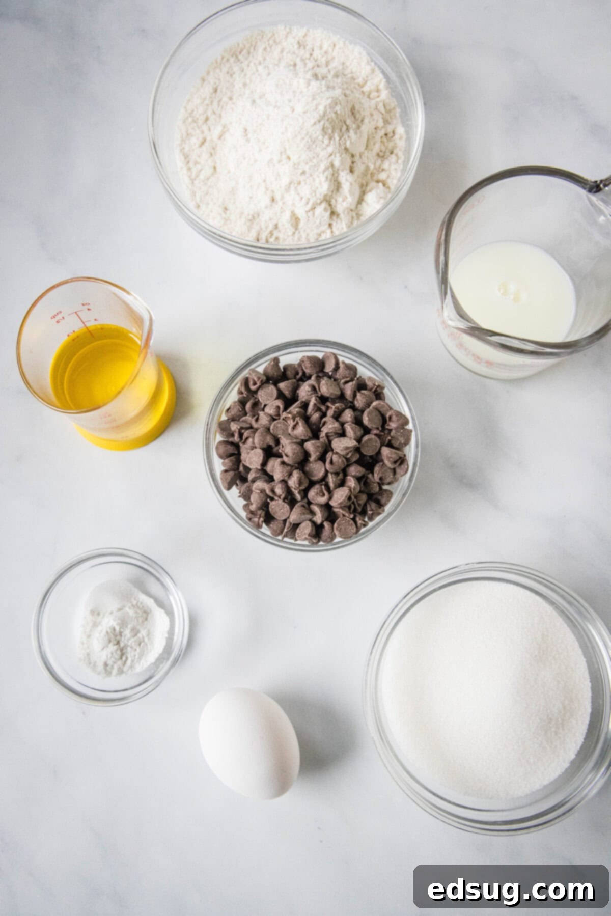 Irresistible Chocolate Chip Muffins 3 chocolate chip muffin ingredients